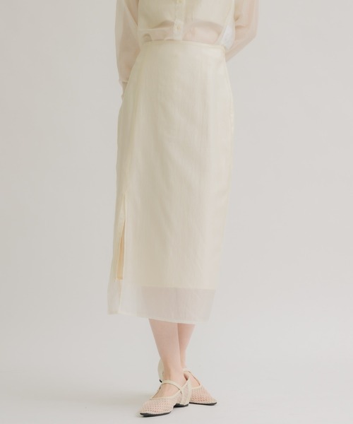 NEUNA(ヌナ)の「ソフトシアーペンシルスカート(スカート・レディース・アイボリー/ブラック・LARGE/MEDIUM)」の3枚目の写真