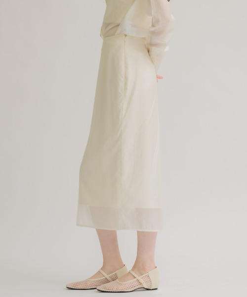 NEUNA(ヌナ)の「ソフトシアーペンシルスカート(スカート・レディース・アイボリー/ブラック・LARGE/MEDIUM)」の8枚目の写真