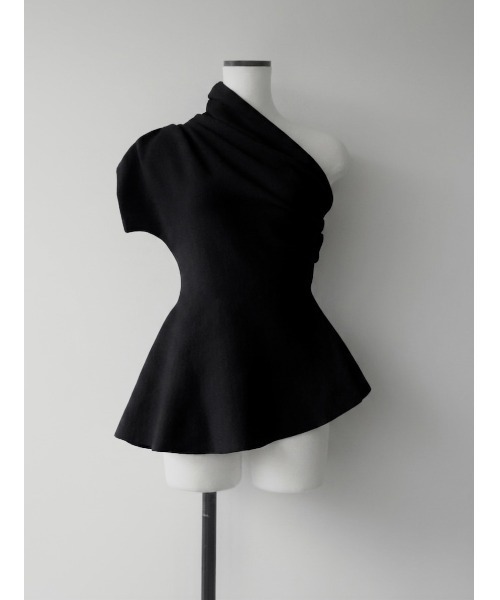 AMOMMA(アモマ)の「DRAPE PEPLUM TOP(Tシャツ/カットソー・レディース・ブラック/アイボリー/グレー・FREE)」の9枚目の写真