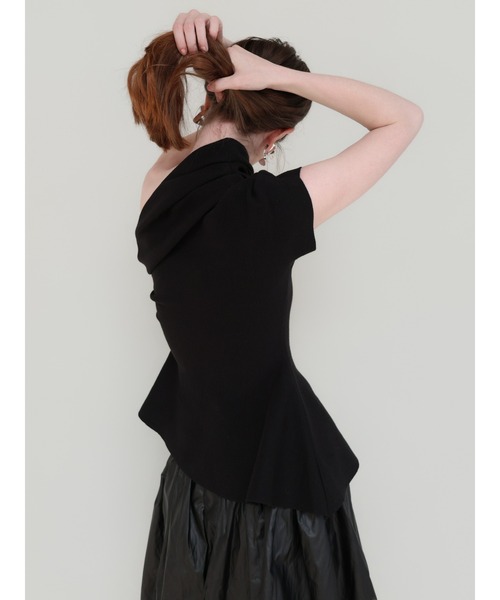 AMOMMA(アモマ)の「DRAPE PEPLUM TOP(Tシャツ/カットソー・レディース・ブラック/アイボリー/グレー・FREE)」の17枚目の写真