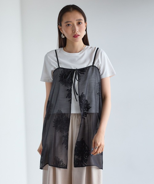 LEPSIM(レプシィム)の「シアー刺繍前開きキャミソール 703596(キャミソール・レディース・オフホワイト/ブラック・FREE)」の1枚目の写真