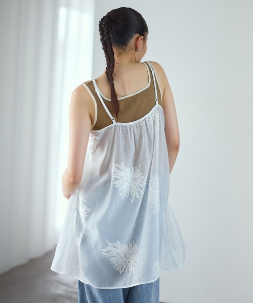 LEPSIM(レプシィム)の「シアー刺繍前開きキャミソール 703596(キャミソール・レディース・オフホワイト/ブラック・FREE)」の4枚目の写真