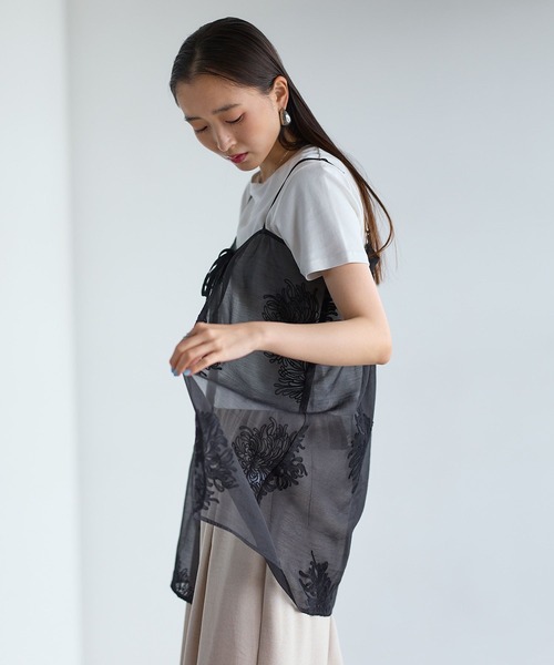 LEPSIM(レプシィム)の「シアー刺繍前開きキャミソール 703596(キャミソール・レディース・オフホワイト/ブラック・FREE)」の9枚目の写真