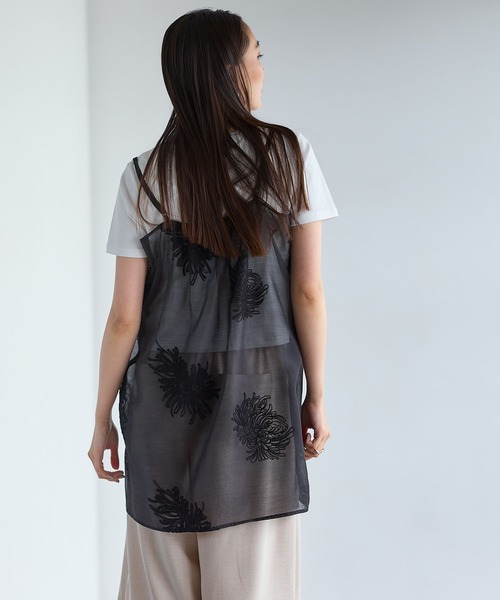 LEPSIM(レプシィム)の「シアー刺繍前開きキャミソール 703596(キャミソール・レディース・オフホワイト/ブラック・FREE)」の10枚目の写真
