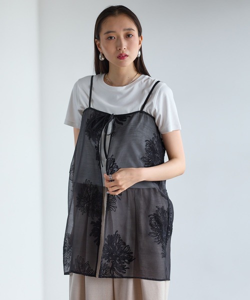 LEPSIM(レプシィム)の「シアー刺繍前開きキャミソール 703596(キャミソール・レディース・オフホワイト/ブラック・FREE)」の11枚目の写真