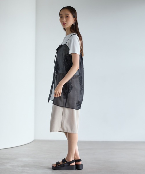 LEPSIM(レプシィム)の「シアー刺繍前開きキャミソール 703596(キャミソール・レディース・オフホワイト/ブラック・FREE)」の15枚目の写真