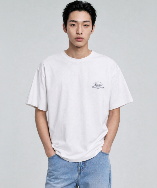 LOOKAST（ルックキャスト）の「[ユニセックス]リブレタリングTシャツ_ホワイト / RIV LETTERING T-SHIRT_WHITE（Tシャツ/カットソー・メンズ・ホワイト・SMALL/MEDIUM/LARGE/X-LARGE）」の4枚目の写真