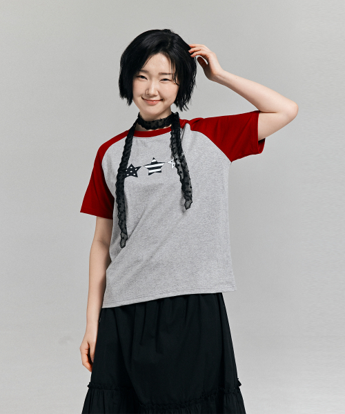 AWESOME STUDIO(オーサムスタジオ)の「Y2Kスターボトムグラフィック配色半袖Tシャツメランジグレー(Tシャツ/カットソー・レディース・ダークグレー・FREE)」の2枚目の写真