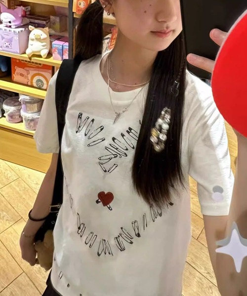AVYL(アヴィル)の「セーフティピン ハートグラフィックTシャツ(Tシャツ/カットソー・レディース・ホワイト・M)」の14枚目の写真