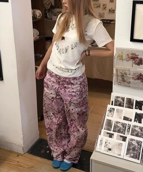 AVYL(アヴィル)の「セーフティピン ハートグラフィックTシャツ(Tシャツ/カットソー・レディース・ホワイト・M)」の5枚目の写真