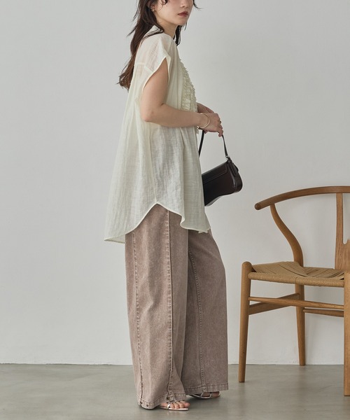 hunch（ハンチ）の「ハイツイストスラブ フレンチスリーブフリルブラウス（シャツ/ブラウス・レディース・ブルー/チャコール/オフホワイト・FREE）」の13枚目の写真