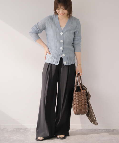 Torrazzo Donna(トラッゾドンナ)の「【TORRAZZO DONNA/トラッゾドンナ】クールタッチVネックニットカーディガン(カーディガン/ボレロ・レディース・ブラック/イエロー/ブルー・FREE)」の13枚目の写真