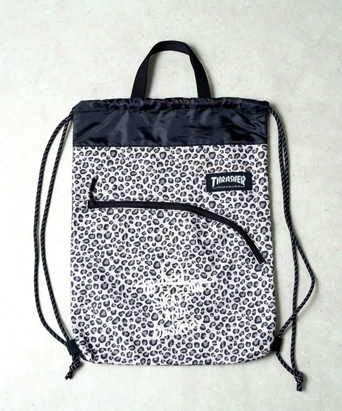 THRASHER(スラッシャー)の「"02"≪THRASHER≫1ポケット/4L レオパード柄 カーブポケット ブランドロゴ ナップサック(バックパック/リュック・メンズ・ホワイト系1/ベージュ系1/ピンク系1・ONE SIZE)」の18枚目の写真