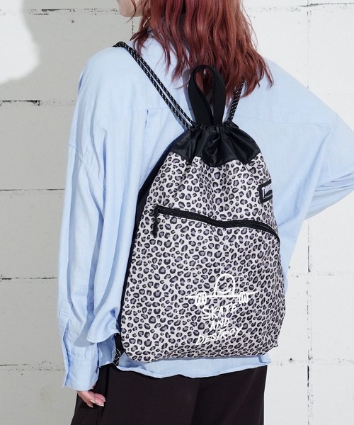THRASHER(スラッシャー)の「"02"≪THRASHER≫1ポケット/4L レオパード柄 カーブポケット ブランドロゴ ナップサック(バックパック/リュック・メンズ・ホワイト系1/ベージュ系1/ピンク系1・ONE SIZE)」の12枚目の写真