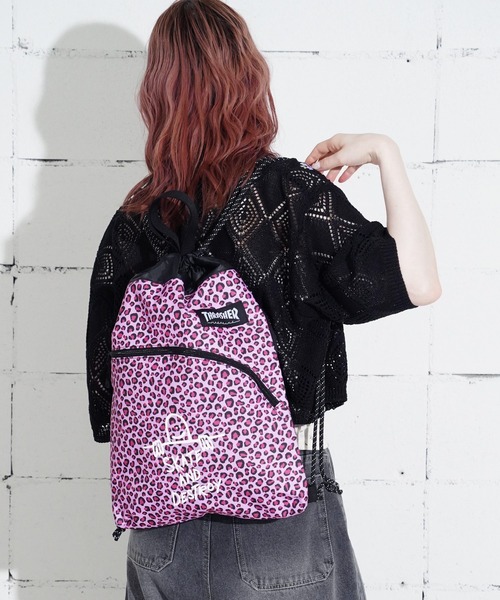 THRASHER(スラッシャー)の「"02"≪THRASHER≫1ポケット/4L レオパード柄 カーブポケット ブランドロゴ ナップサック(バックパック/リュック・メンズ・ホワイト系1/ベージュ系1/ピンク系1・ONE SIZE)」の15枚目の写真