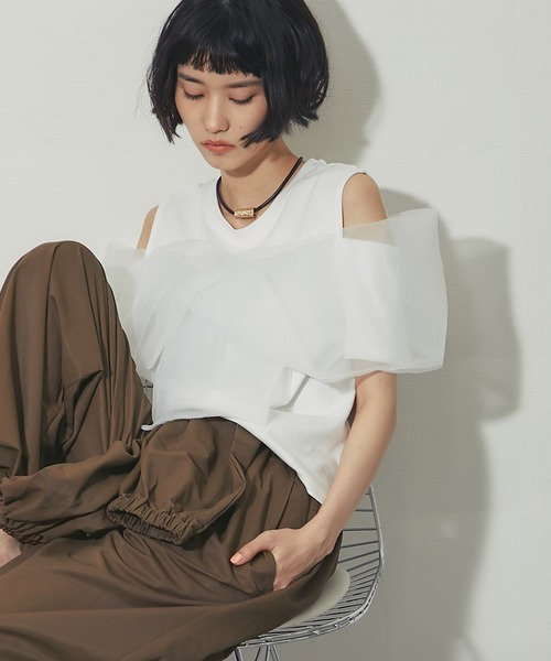 ANOTHER S(アナザーエス)の「オーガンジーフリルドッキングオープンショルダートップス(Tシャツ/カットソー・レディース・ホワイト/ブラック/ベージュ・M)」の15枚目の写真