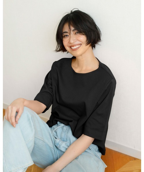 DoCLASSE（ ドゥクラッセ）の「ワイドフォルム／5分袖・DoT（Tシャツ/カットソー・レディース・ブルー/ブラック/ダークネイビー/ホワイト/ライトグレー・L/M/S/LL/3L）」の2枚目の写真