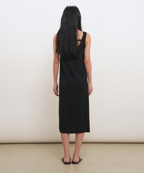 GENERAL IDEA(ジェネラルアイデア)の「【GENERAL IDEA】COOL Uネックマキシニットワンピース / COOL U-NECK MAXI KNIT DRESS(ワンピース・レディース・アイボリー/ブラック・S/L/M)」の11枚目の写真