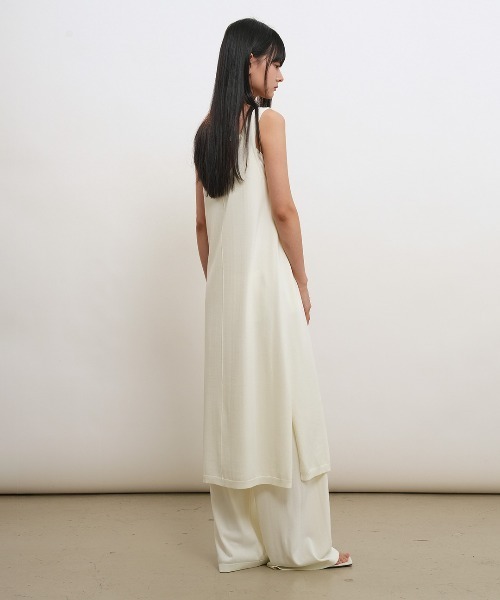 GENERAL IDEA(ジェネラルアイデア)の「【GENERAL IDEA】COOL Uネックマキシニットワンピース / COOL U-NECK MAXI KNIT DRESS(ワンピース・レディース・アイボリー/ブラック・S/L/M)」の5枚目の写真