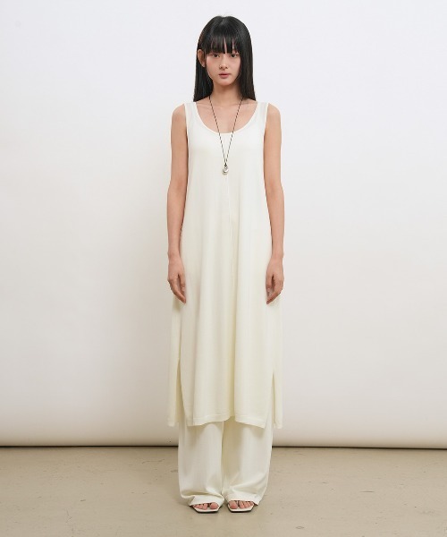 GENERAL IDEA(ジェネラルアイデア)の「【GENERAL IDEA】COOL Uネックマキシニットワンピース / COOL U-NECK MAXI KNIT DRESS(ワンピース・レディース・アイボリー/ブラック・S/L/M)」の4枚目の写真