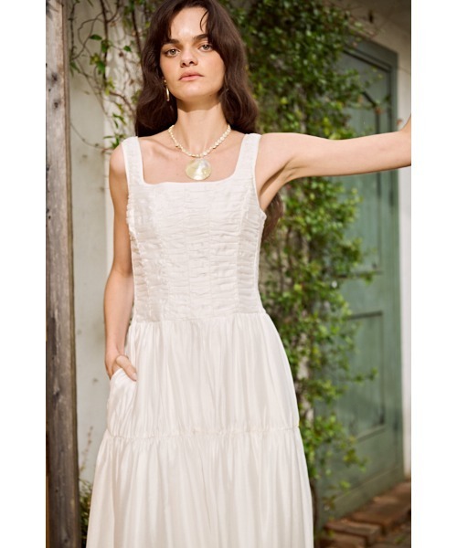 Estella.K（エステラケー）の「Floria Dress シャーリングドレス（ワンピース・レディース・ブラック/オフホワイト/ピンク/ブルー系その他・FREE）」の7枚目の写真