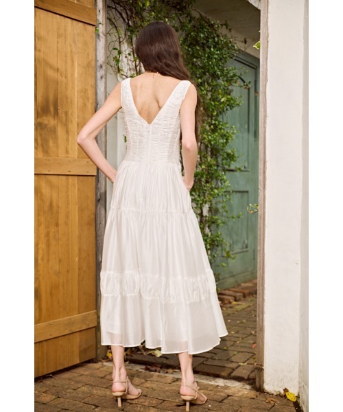 Estella.K（エステラケー）の「Floria Dress シャーリングドレス（ワンピース・レディース・ブラック/オフホワイト/ピンク/ブルー系その他・FREE）」の10枚目の写真