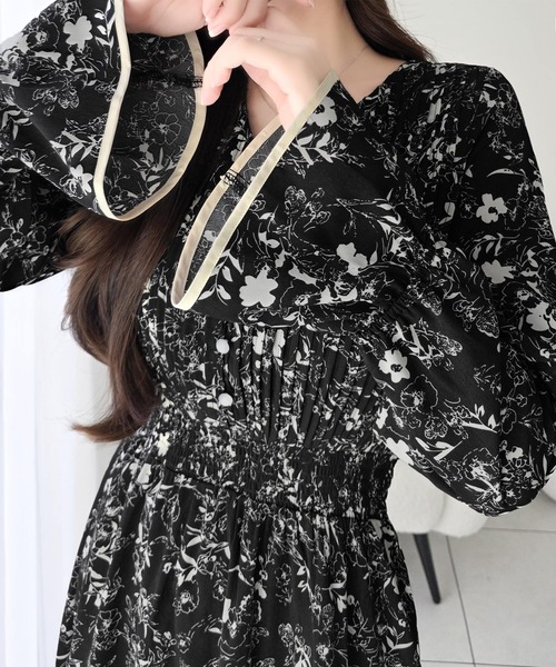mily bilet(ミウィビレット)の「【mily bilet】着るだけで華やぐ、大人可愛い花柄ワンピース。キャンディスリーブプリーツワンピース (ロング丈)(ワンピース・レディース・ブラック/アイボリー・LARGE/X-LARGE/SMALL/MEDIUM)」の18枚目の写真