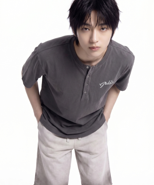 GRAVER（グレーバー）の「[ユニセックス]WINGS ヘンリーネック半袖Tシャツ_2カラー（Tシャツ/カットソー・レディース・ベージュ/チャコール・M/L）」の9枚目の写真
