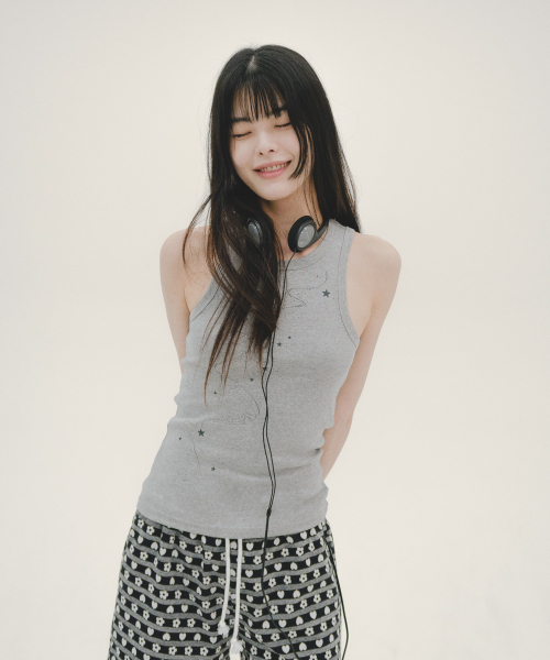 MIHEV(ミヘブ)の「ギャラクシーグラフィックタンクトップグレー(Tシャツ/カットソー・レディース・その他・FREE)」の2枚目の写真