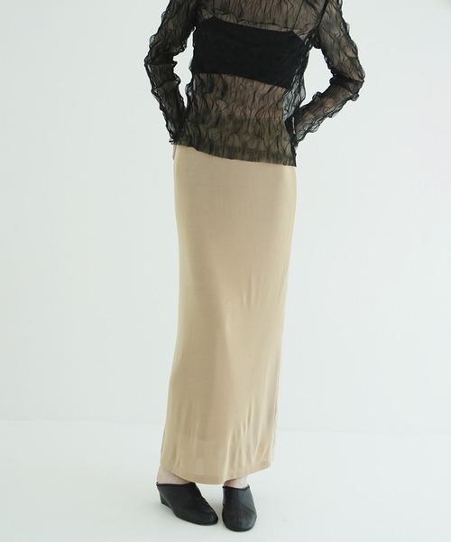 CLANE(クラネ)の「LUSTROUS RIB TIGHT SKIRT(スカート・レディース・ベージュ/ブラック・1/0/2)」の1枚目の写真