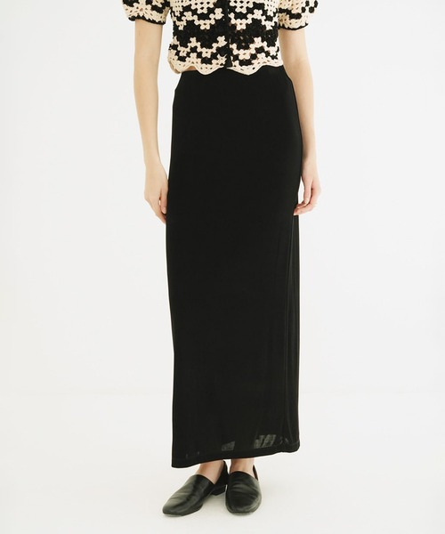 CLANE(クラネ)の「LUSTROUS RIB TIGHT SKIRT(スカート・レディース・ベージュ/ブラック・1/0/2)」の2枚目の写真