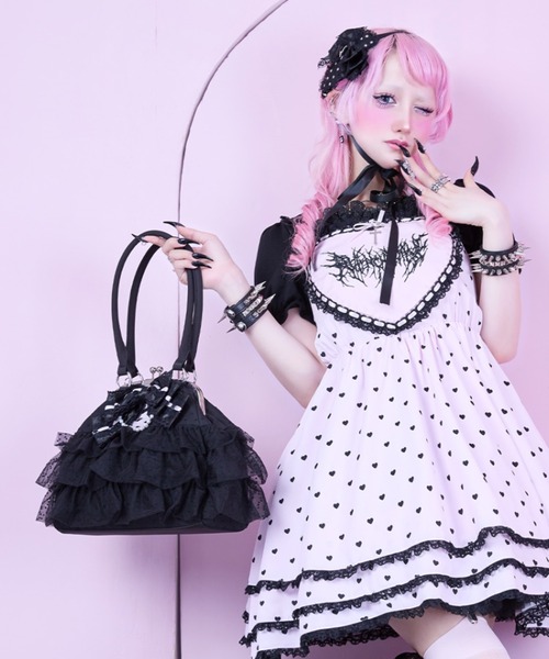 AVENCHUMU(アバンチュウム)の「Ribbon & tulle frill kiss-lock bag(ハンドバッグ・レディース・ブラック/ピンク・FREE)」の2枚目の写真