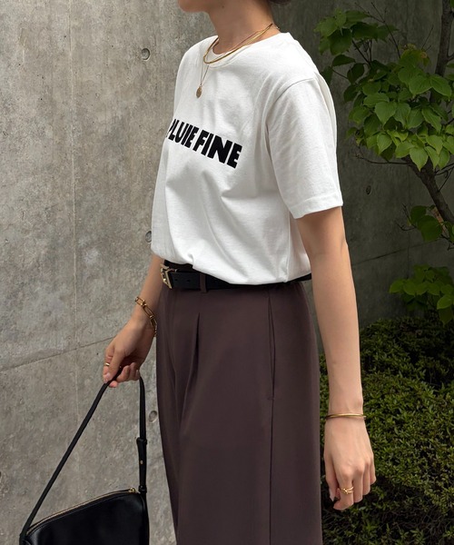COLLAGE GALLARDAGALANTE(コラージュガリャルダガランテ)の「大人映えフロッキーロゴTシャツ/ZOZO限定(Tシャツ/カットソー・レディース・ホワイト/チャコールグレー・FREE)」の7枚目の写真