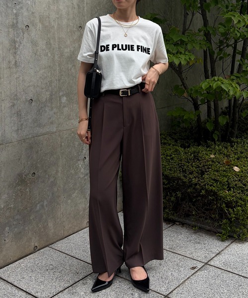 COLLAGE GALLARDAGALANTE(コラージュガリャルダガランテ)の「大人映えフロッキーロゴTシャツ/ZOZO限定(Tシャツ/カットソー・レディース・ホワイト/チャコールグレー・FREE)」の3枚目の写真