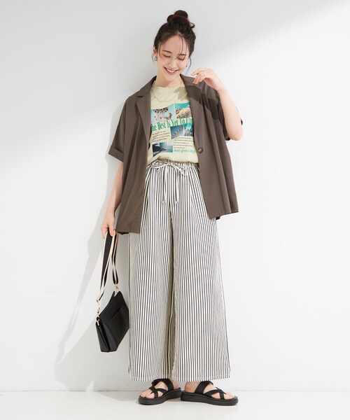 SHOO・LA・RUE(シューラルー)の「【S-LL/体型カバー】穿くだけでこなれスタイルに サッカーストライプ イージーワイドパンツ(その他パンツ・レディース・ブラウン系その他/ホワイト系5/ブラック・01/02/03/04)」の6枚目の写真