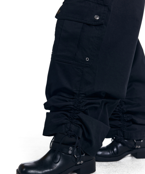 AAKAM(アーカム)の「Shirring Utility Cargo Pants (Black)(その他パンツ・レディース・その他・1/2)」の4枚目の写真