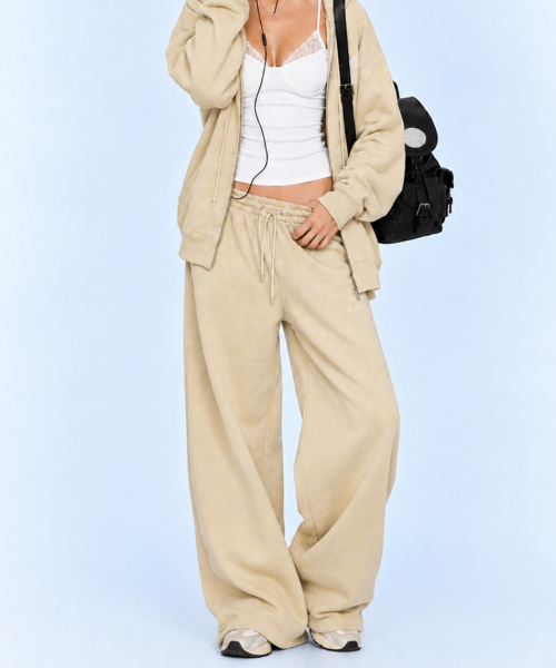 LOTSYOU（ロッツユー）の「Melting Heart Candy Sweatpants Yellow（スウェットパンツ・レディース・その他・O/S）」の3枚目の写真