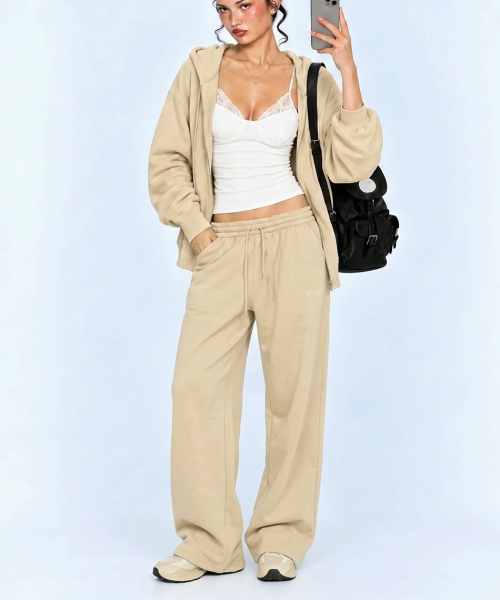 LOTSYOU（ロッツユー）の「Melting Heart Candy Sweatpants Yellow（スウェットパンツ・レディース・その他・O/S）」の4枚目の写真