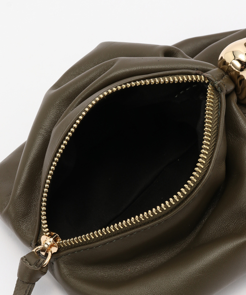 La TOTALITE(ラトータリテ)の「AULENTTI /オウレンティ ラムスキン ワンハンドルBAG(ショルダーバッグ・レディース・レンガ/カーキ・FREE)」の7枚目の写真