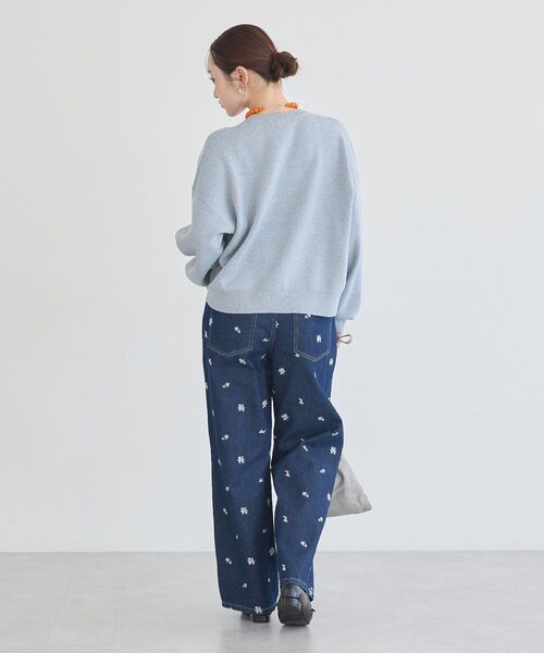 earth music&ecology(アースミュージックアンドエコロジー)の「刺繍ワイドデニムパンツ(デニムパンツ・レディース・ダークインディゴブルー・S/M)」の13枚目の写真