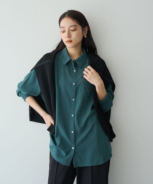 YECCA VECCA(イェッカヴェッカ)の「バックギャザーロングシャツ(シャツ/ブラウス・レディース・ダークグリーン/ブラウン/ブラック/ベージュ・FREE)」の9枚目の写真