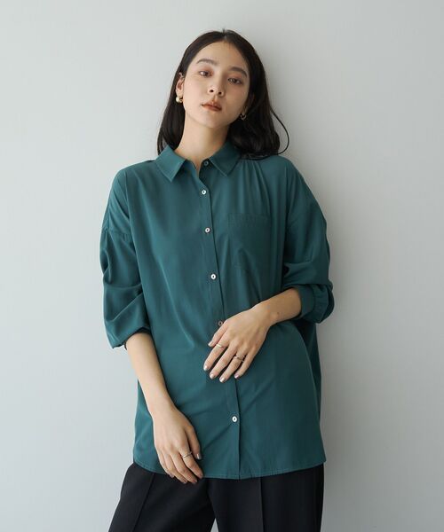 YECCA VECCA(イェッカヴェッカ)の「バックギャザーロングシャツ(シャツ/ブラウス・レディース・ダークグリーン/ブラウン/ブラック/ベージュ・FREE)」の5枚目の写真