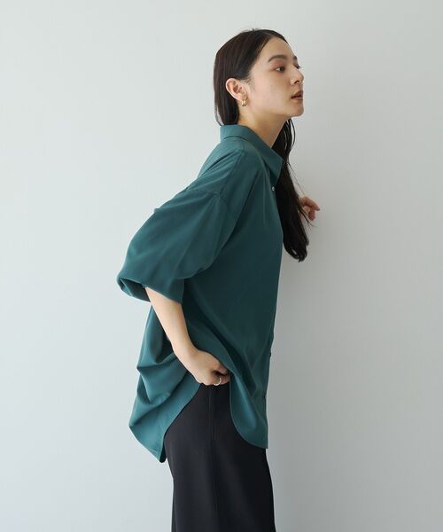 YECCA VECCA(イェッカヴェッカ)の「バックギャザーロングシャツ(シャツ/ブラウス・レディース・ダークグリーン/ブラウン/ブラック/ベージュ・FREE)」の6枚目の写真