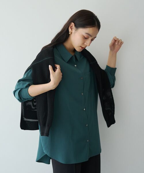 YECCA VECCA(イェッカヴェッカ)の「バックギャザーロングシャツ(シャツ/ブラウス・レディース・ダークグリーン/ブラウン/ブラック/ベージュ・FREE)」の8枚目の写真
