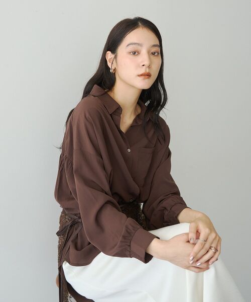 YECCA VECCA(イェッカヴェッカ)の「バックギャザーロングシャツ(シャツ/ブラウス・レディース・ダークグリーン/ブラウン/ブラック/ベージュ・FREE)」の17枚目の写真
