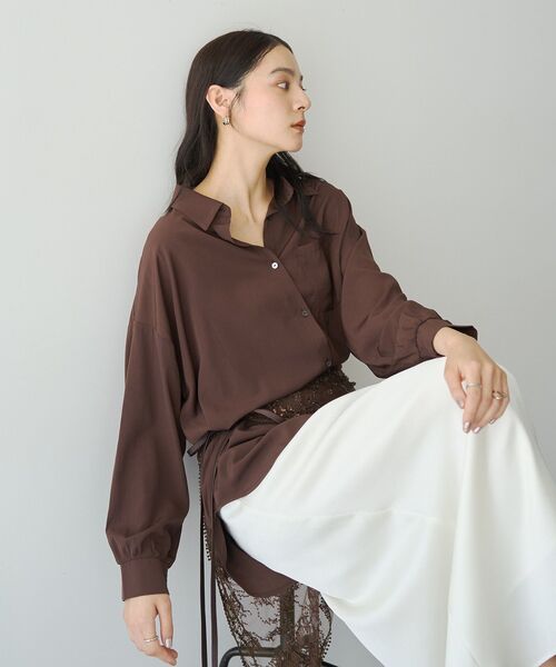YECCA VECCA(イェッカヴェッカ)の「バックギャザーロングシャツ(シャツ/ブラウス・レディース・ダークグリーン/ブラウン/ブラック/ベージュ・FREE)」の18枚目の写真