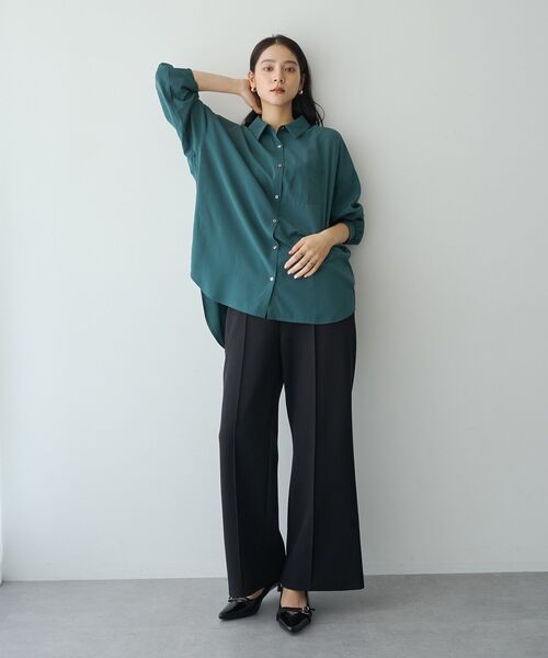 YECCA VECCA(イェッカヴェッカ)の「バックギャザーロングシャツ(シャツ/ブラウス・レディース・ダークグリーン/ブラウン/ブラック/ベージュ・FREE)」の15枚目の写真