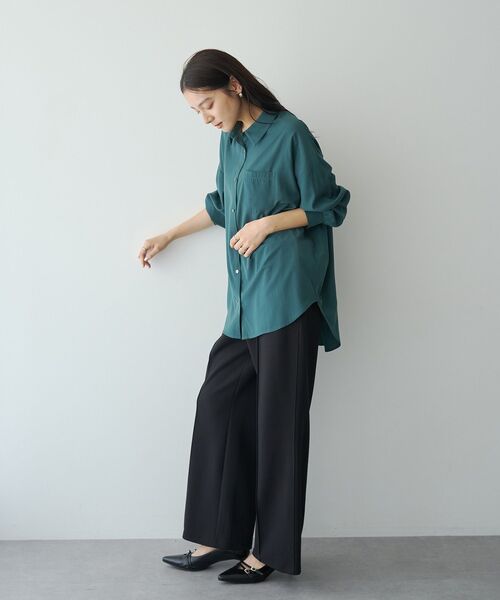 YECCA VECCA(イェッカヴェッカ)の「バックギャザーロングシャツ(シャツ/ブラウス・レディース・ダークグリーン/ブラウン/ブラック/ベージュ・FREE)」の16枚目の写真