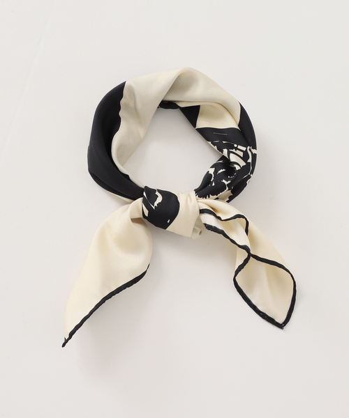 journal standard L'essage(ジャーナルスタンダードレサージュ)の「AENEIS/エネス Lugano Silk Scarf 70 スカーフ(バンダナ/スカーフ・レディース・アイボリー・FREE)」の2枚目の写真