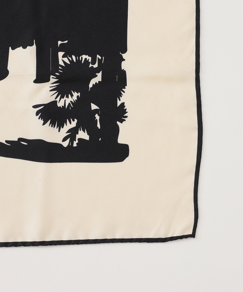 journal standard L'essage(ジャーナルスタンダードレサージュ)の「AENEIS/エネス Lugano Silk Scarf 70 スカーフ(バンダナ/スカーフ・レディース・アイボリー・FREE)」の3枚目の写真